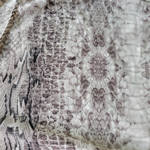 1. 4. 3 Story by Line Up Brown Reptile Print Blouse Capped Sleeves 3X - Picture 7 of 13